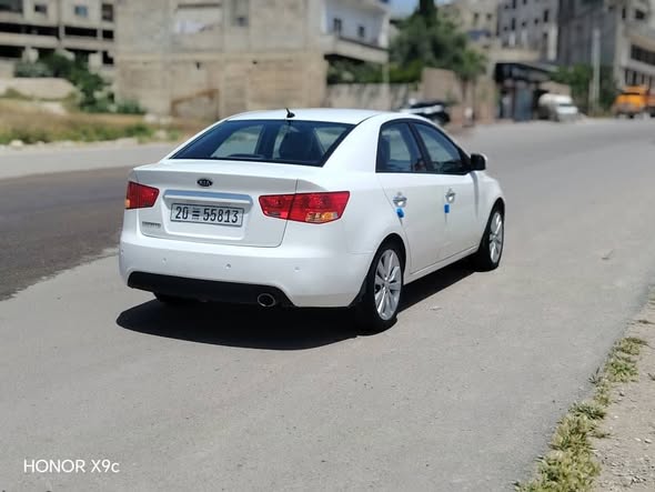 كيا سيراتو 2010 - صورة 4