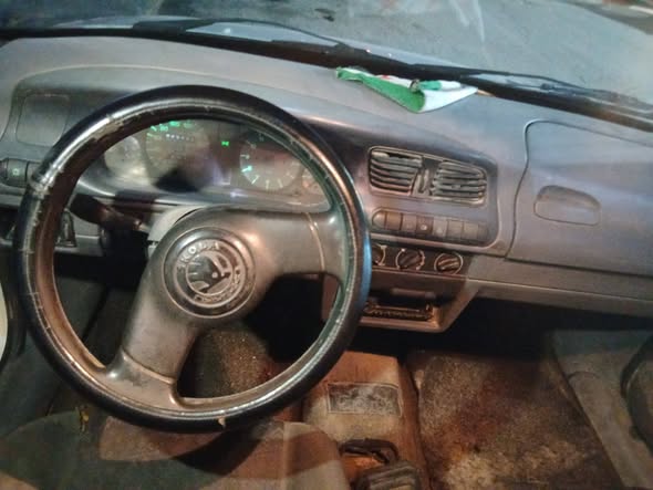 سكودا Pickup 1998 - صورة 5