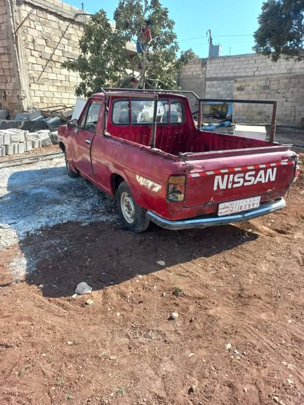 نيسان بيك أب 1977 - صورة 3