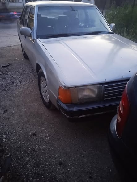 ماذدا 929 1983 - صورة 4