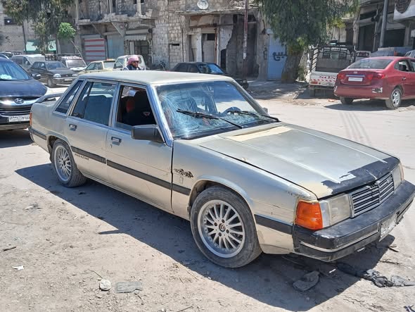 مازدا 929 1983 - صورة 2