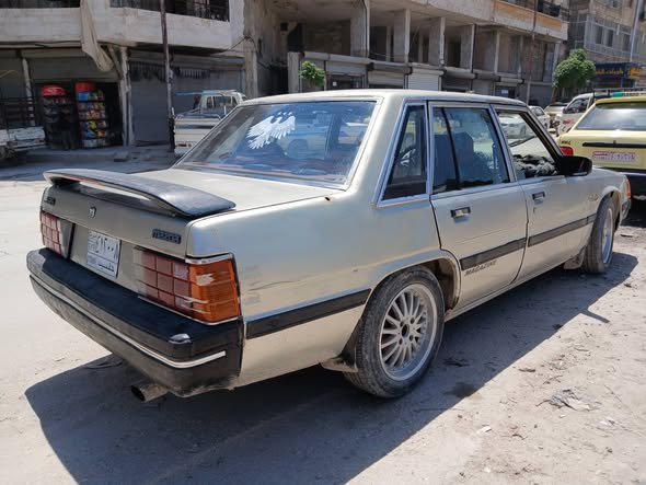 مازدا 929 1983 - صورة 3