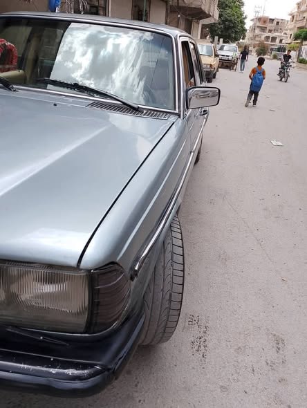 مرسيدس 230 1979 - صورة 3
