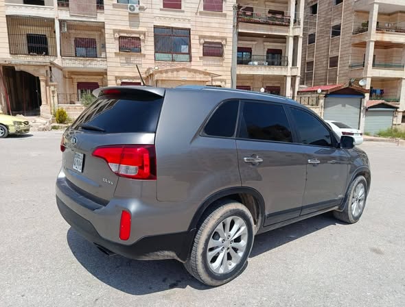 كيا سيرنتو 2015 - صورة 2