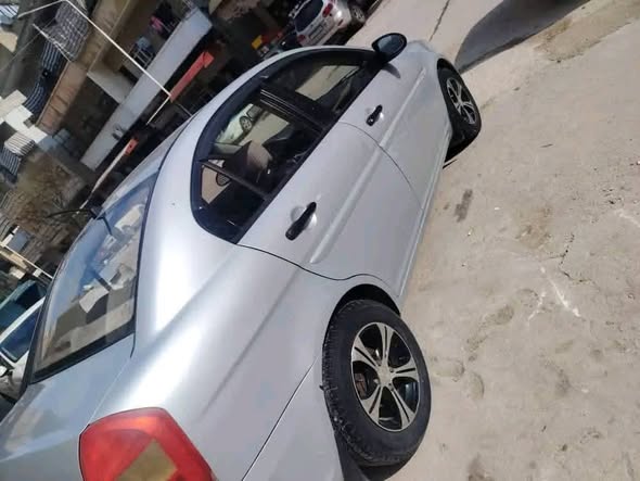 هيونداي فيرنا 2006 - صورة 3