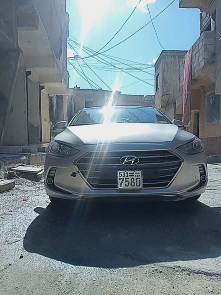هيونداي افانتي 2017 - صورة 1