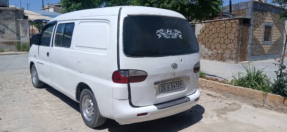 هيونداي H-1 2001 - صورة 2