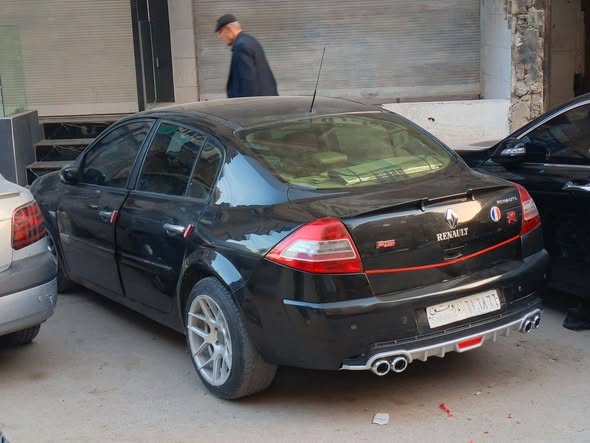 رينو ميغان 2005 - صورة 2