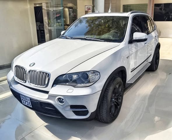 بي إم دبليو X5 2011 - صورة 3