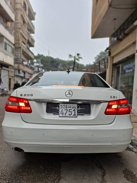 مرسيدس E200 2012 - صورة 3