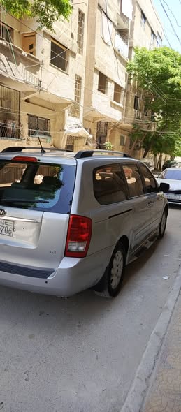 كيا كرنفال 2011 - صورة 2