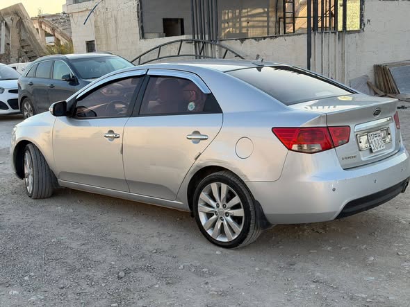 كيا سيراتو 2010 - صورة 3