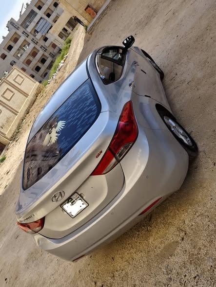 هيونداي افانتي 2013 - صورة 2