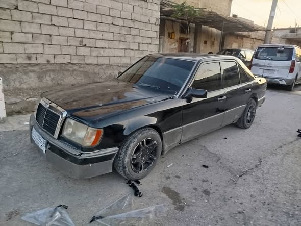 مرسيدس 200 2001 - صورة 1