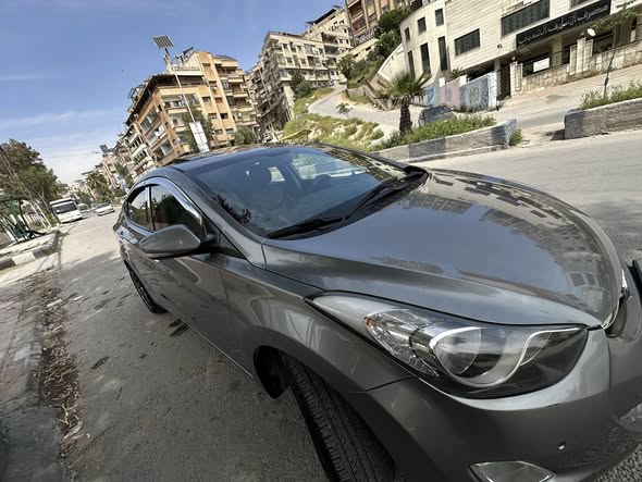 هونداي افانتي 2013 - صورة 2
