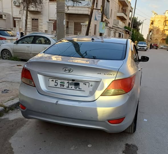 هيونداي اكسنت 2011 - صورة 1