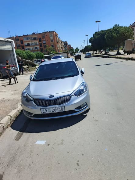 كيا سيراتو 2013 - صورة 3