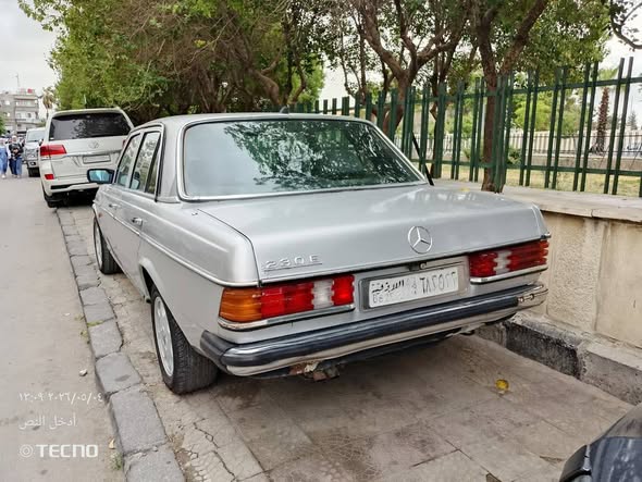مرسيدس 230E 1977 - صورة 4