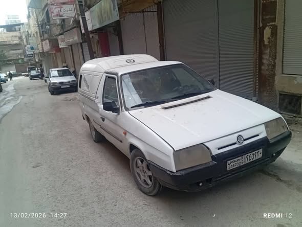 سكودا بيك اب 1994 - صورة 1
