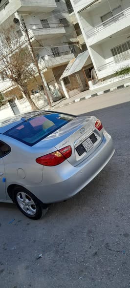 هيونداي افانتي 2010 - صورة 3