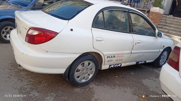 كيا ريو 2002 - صورة 2