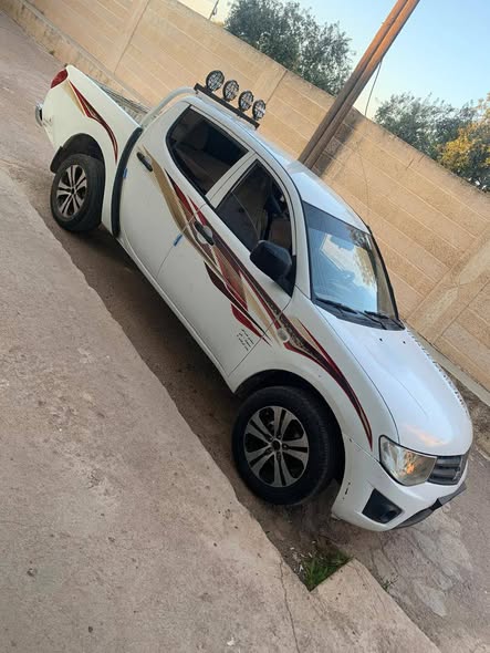 متسوبيشي L200 2015 - صورة 1
