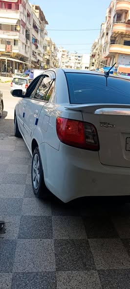 كيا ريو 2010 - صورة 3