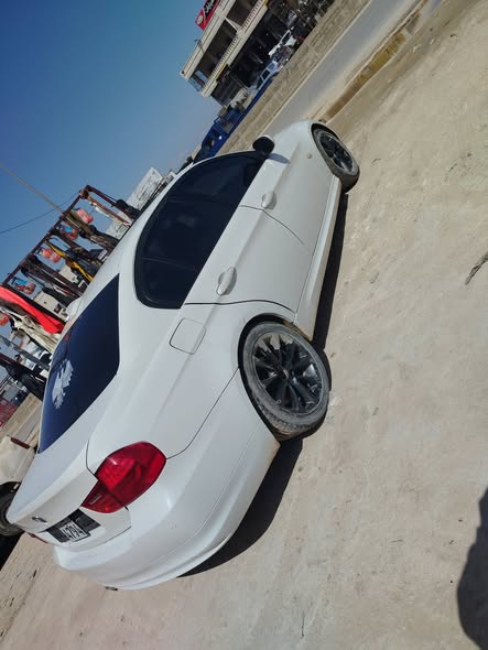 بي إم دبليو 320 2009 - صورة 2