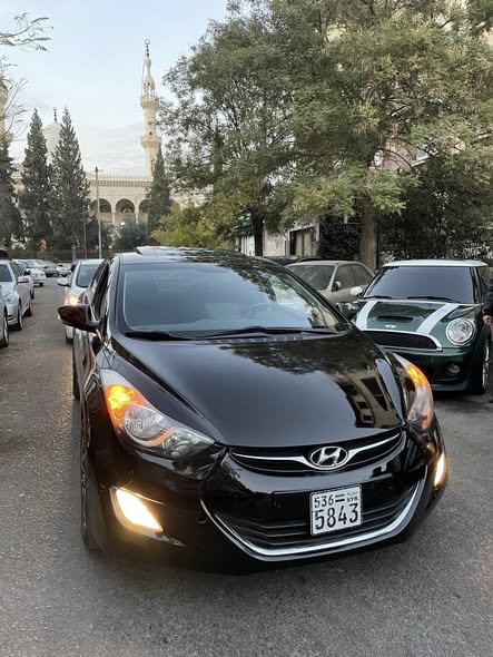 هونداي افانتي 2012 - صورة 3