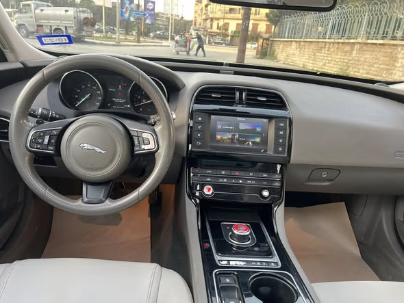 جاكوار XE 2017 - صورة 3