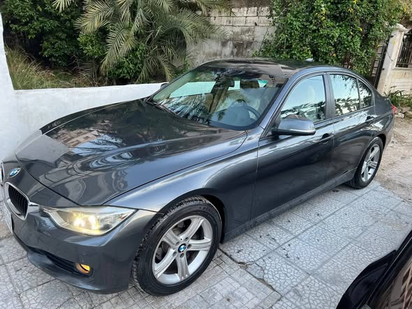 بي إم دبليو 320i 2012 - صورة 3