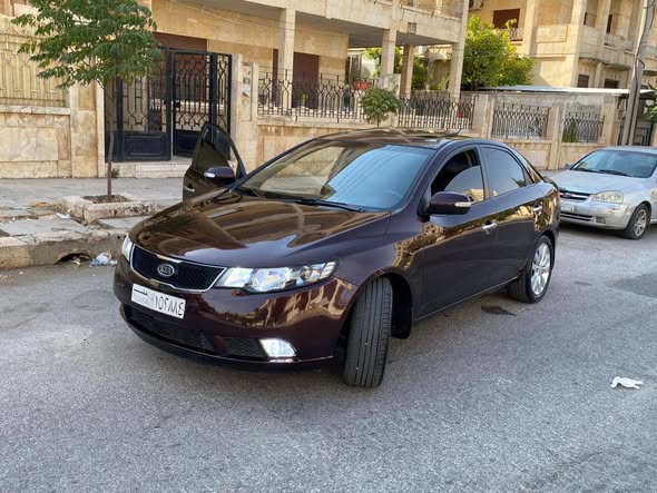 كيا فورتي 2010 - صورة 2
