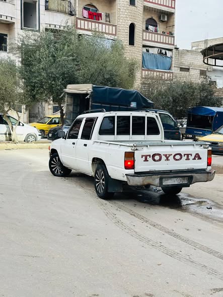 تويوتا بيك أب 1983 - صورة 4