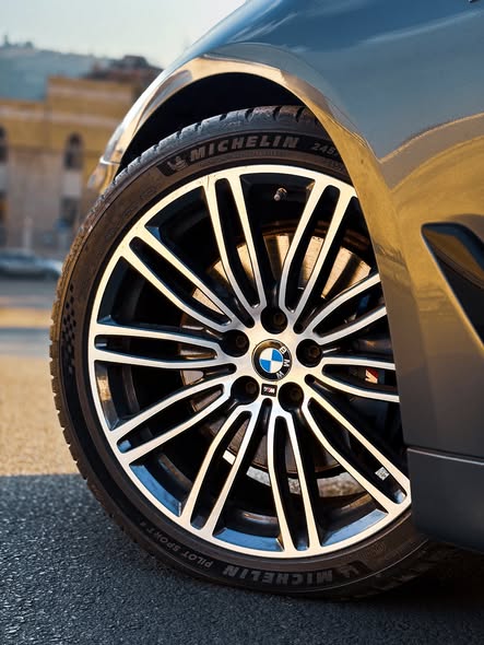 بي إم دبليو 530i 2019 - صورة 4