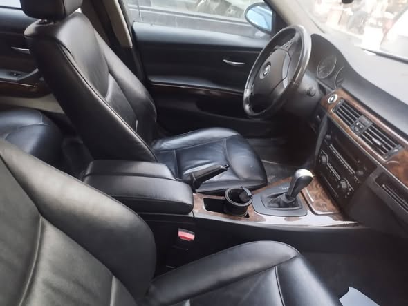 بي إم دبليو 320i 2006 - صورة 3