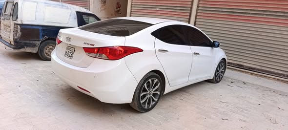 هيونداي افانتي 2012 - صورة 1