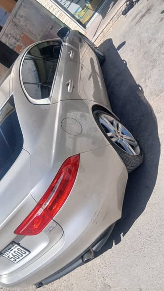 جاكوار XE 2018 - صورة 3