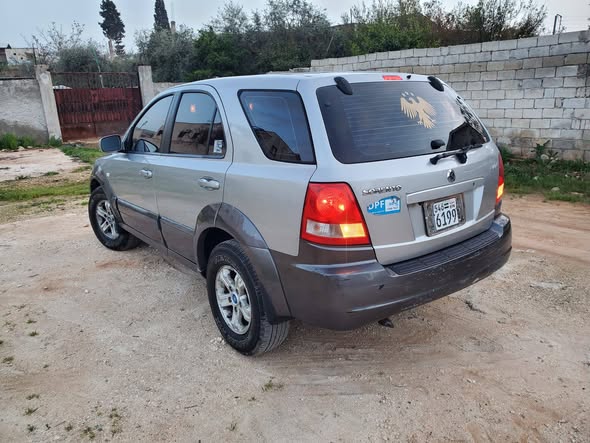 كيا سيرنتو 2002 - صورة 2
