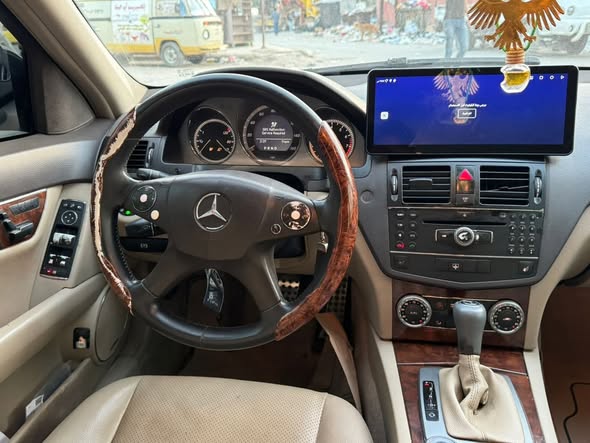 مرسيدس C300 2009 - صورة 2