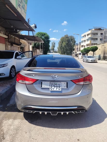 هيونداي افانتي 2012 - صورة 2