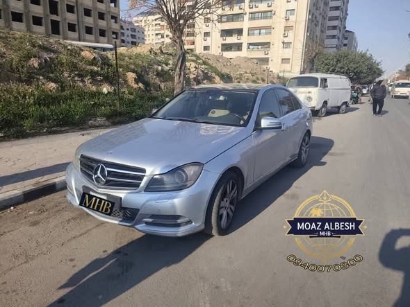 مرسيدس C200 2013 - صورة 1