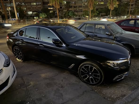 بي إم دبليو 520i 2018 - صورة 2