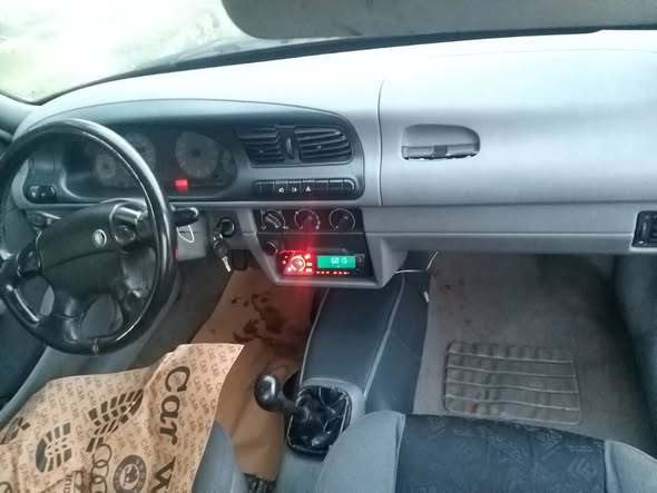 سكودا بيك أب 2000 - صورة 1