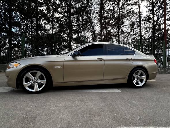 بي إم دبليو 530i 2013 - صورة 1