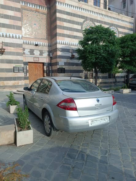رينو ميغان 2006 - صورة 1