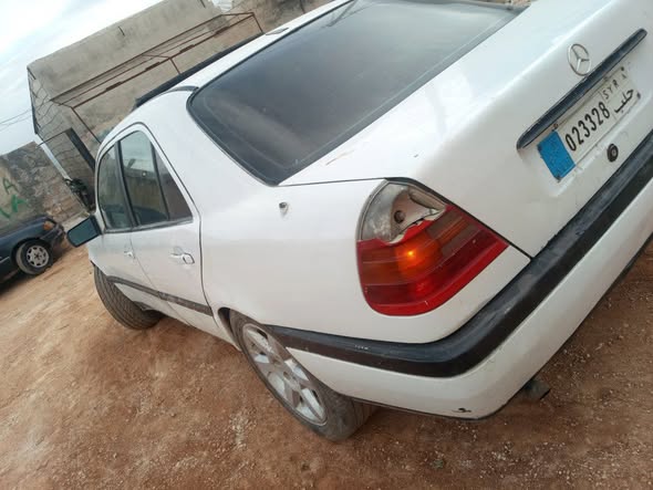 مرسيدس C220 2002 - صورة 3