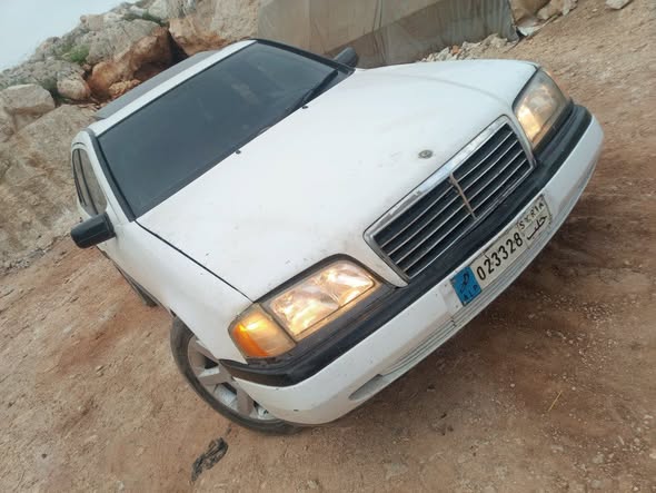 مرسيدس C220 2002 - صورة 4