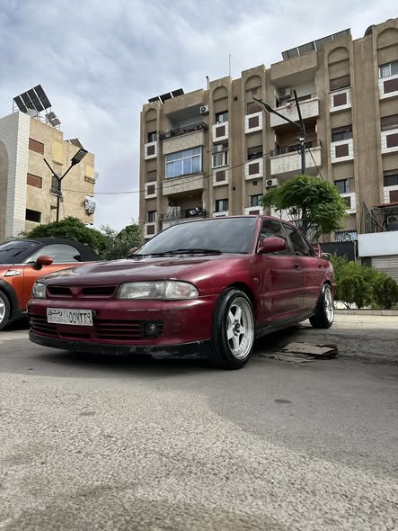 متسوبيشي لانسر 1993 - صورة 1