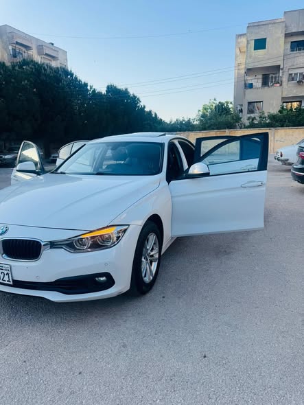 بي إم دبليو 318i 2018 - صورة 3