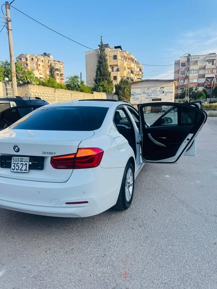 بي إم دبليو 318i 2018 - صورة 4